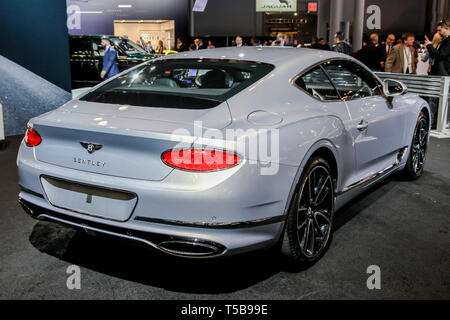 Bentley Continental GT au New York International Auto Show 2019, au Jacob Javits Center. C'était le premier jour de l'aperçu de la presse NYIAS Banque D'Images