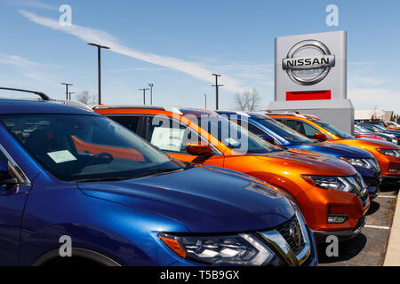 Les pêcheurs - Circa 2019 avril : nouveaux véhicules à une voiture Nissan SUV et concessionnaire. Nissan fait partie de l'Alliance Renault Nissan II Banque D'Images