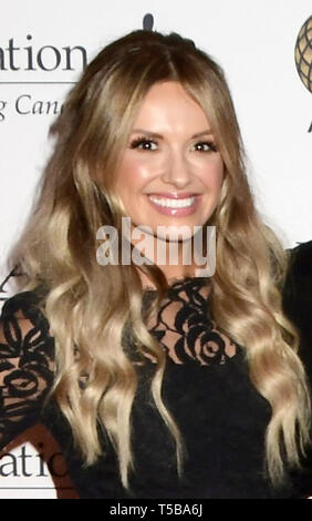 22 avril 2019 - Nashville, Tennessee, États-Unis - 22 avril 2019 - Nashville, Tennessee - Carly Pearce, Michael Ray. T.J. Martell Foundation Nashville meilleures caves 2019 tenue à l'hôtel Loews Vanderbilt Hotel. Crédit photo : Dara-Michelle Farr/AdMedia (crédit Image : © Dara-Michelle Farr/AdMedia via Zuma sur le fil) Banque D'Images