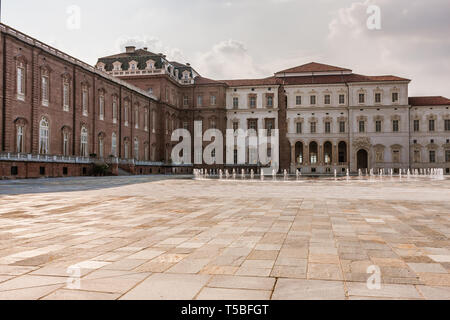 Le Palais de Venaria (Italien : Reggia di Venaria Reale) est une ancienne résidence royale et des jardins situés à Venaria, près de Turin Banque D'Images