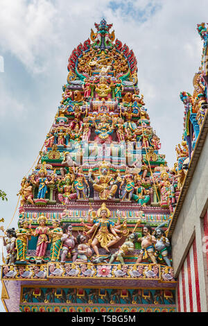 Singapour, Singapour - circa 2017, septembre : le Temple Sri Veeramakaliamman dans Little India à Singapour, Singapour. Banque D'Images