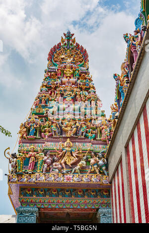 Singapour, Singapour - circa 2017, septembre : le Temple Sri Veeramakaliamman dans Little India à Singapour, Singapour. Banque D'Images