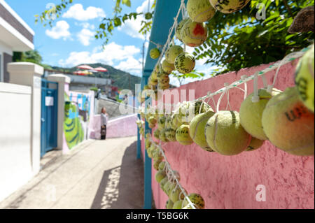 Des peintures colorées et des décorations sur les murs et les bâtiments à Jaman Village murale, situé près de Village de Jeonju Hanok Jeonju, Corée du Sud Banque D'Images