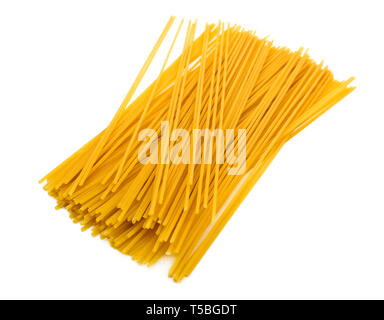 Une partie des tubes Spaghetti pasta isolated on white Banque D'Images