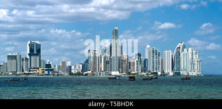 Les gratte-ciel modernes à Panama City Banque D'Images