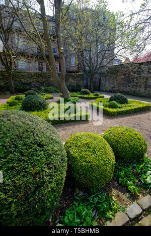 Vue sur Jardin proche de Dunbar off Canongate à Édimbourg Vieille Ville, Ecosse, Royaume-Uni Banque D'Images