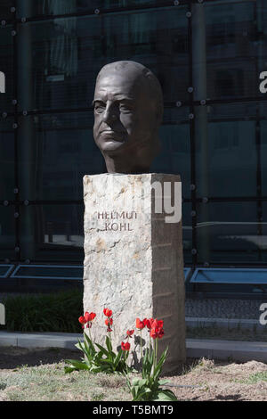 Le monument de la réunification, les pères l'ancien chancelier Helmut Kohl, l'ancien président américain George Bush, la Russie, l'ancien Président Mikhaïl Gorbatchev Banque D'Images