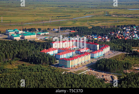 La Russie, Khanty-Mansiysk. Nouveau quartier moderne construit à la périphérie de la ville Banque D'Images