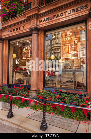 Une boutique haut de gamme à Mayfair, Londres. Banque D'Images