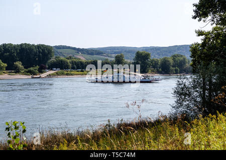 Ferry à Rhin entre Rheinbrohl et Bad Breisig, Rhénanie-Palatinat, Allemagne, 19.08.2018 Banque D'Images