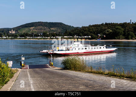 Ferry à Rhin entre Rheinbrohl et Bad Breisig, Rhénanie-Palatinat, Allemagne, 19.08.2018 Banque D'Images