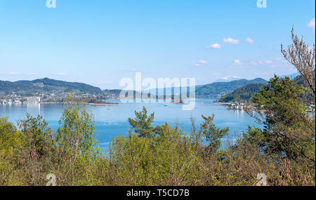 Panorama de la See - Vue sur Lac - Wörthersee, Klagenfurt, Carinthie, Autriche Banque D'Images