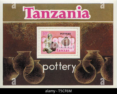 Timbre-poste à partir de la Tanzanie dans le Potteryseries émises en 1985 Banque D'Images