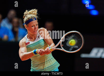 Stuttgart, Allemagne. Apr 23, 2019. Laura SIEGEMUND (GER) en action dans son match contre Lesia TSURENKO (UKR) au Grand Prix de tennis WTA Mesdames Porsche à Stuttgart, le 23 avril 2019. Crédit : Peter Schatz/Alamy Live News Banque D'Images