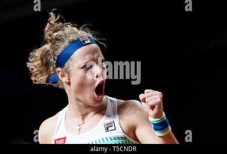 Stuttgart, Allemagne. Apr 23, 2019. Tennis : WTA-Tour - Grand Prix Porsche Stuttgart, seul, les femmes, 1er tour, Tsurenko (Ukraine) - Siegemund (Allemagne). Laura Siegemund est de répondre. Credit : Marijan Murat/dpa/Alamy Live News Banque D'Images