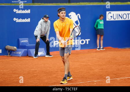 Barcelone, Espagne. Apr 23, 2019. () Tennis : Taylor Fritz de USA au cours des célibataires 2ème tour match contre Kei Nishikori du Japon sur le Banc Sabadell Barcelone tournoi de tennis ouvert au Real Club de Tennis de Barcelona à Barcelone, Espagne . Credit : Mutsu Kawamori/AFLO/Alamy Live News Banque D'Images