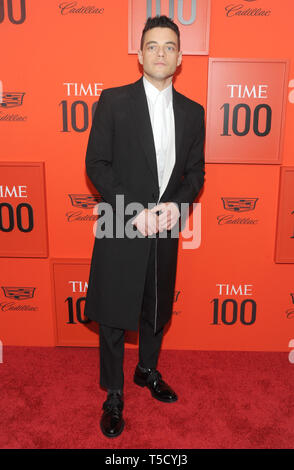 New York, NY, USA. Apr 23, 2019. Rami Malek assiste à l'heure 100 2019 Gala au Frederick P. Rose Hall, Jazz at Lincoln Center le 23 avril 2019 à New York. Crédit : John Palmer/media/Alamy Punch Live News Banque D'Images