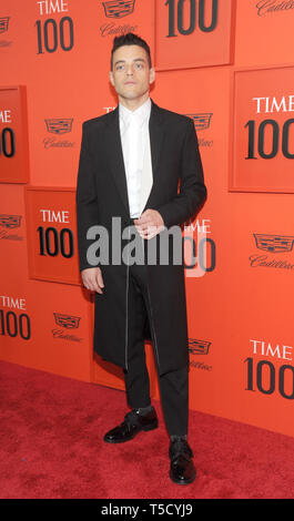 New York, NY, USA. Apr 23, 2019. Rami Malek assiste à l'heure 100 2019 Gala au Frederick P. Rose Hall, Jazz at Lincoln Center le 23 avril 2019 à New York. Crédit : John Palmer/media/Alamy Punch Live News Banque D'Images