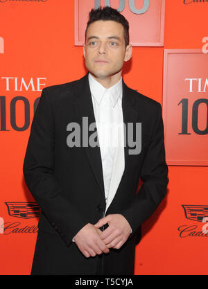 New York, NY, USA. Apr 23, 2019. Rami Malek assiste à l'heure 100 2019 Gala au Frederick P. Rose Hall, Jazz at Lincoln Center le 23 avril 2019 à New York. Crédit : John Palmer/media/Alamy Punch Live News Banque D'Images