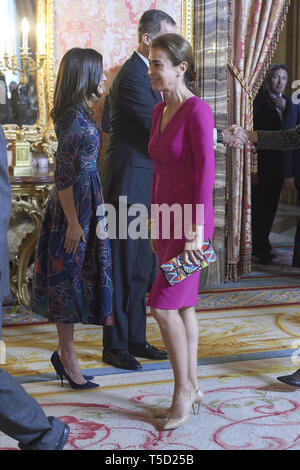 Madrid, Madrid, Espagne. Apr 24, 2019. Carmen Posadas assister à un déjeuner officiel pour 'team lightning Luigi de Cervantes 2019' award au Palais Royal le 24 avril 2019 à Madrid, Espagne Crédit : Jack Abuin/ZUMA/Alamy Fil Live News Banque D'Images