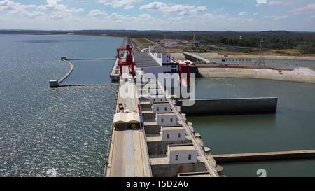 Beijing, Chine. Apr 24, 2019. Photos prises le 16 décembre 2018 montre la partie inférieure de l'hydroélectricité dans la station Sesan II La province de Stung Treng, au Cambodge. Source : Xinhua/Alamy Live News Banque D'Images