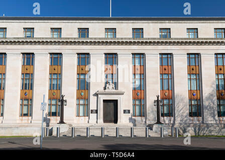 L'un des bâtiments de la Couronne du gouvernement gallois (c'est celui connu comme Cathays Park 1) dans Cathays Park, Cardiff. 21 avril 2019 Banque D'Images