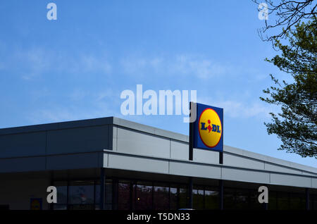 Inscrivez-vous au supermarché Lidl à Yokermill Road à l'/Clydebank Yoker boundry. Banque D'Images