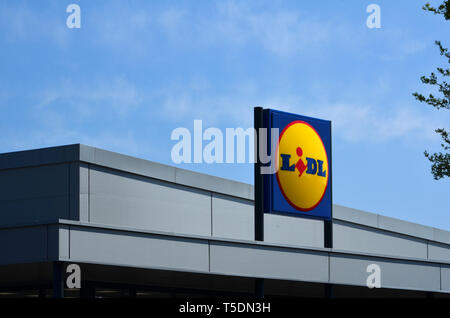 Inscrivez-vous au supermarché Lidl à Yokermill Road à l'/Clydebank Yoker boundry. Banque D'Images