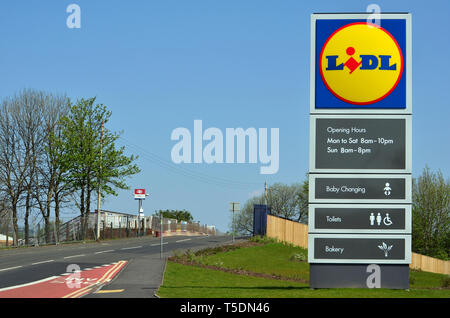 Inscrivez-vous au supermarché Lidl à Yokermill Road à l'/Clydebank Yoker boundry. Banque D'Images