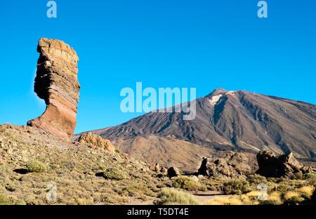 Roque Cinchado Teide volcan éteint, Los Roques de Garcia, le Parc National du Teide, Tenerife, Canaries, Espagne Banque D'Images