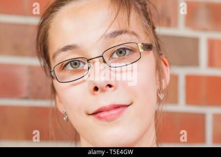 Portrait of a Teenage girl laughing Banque D'Images