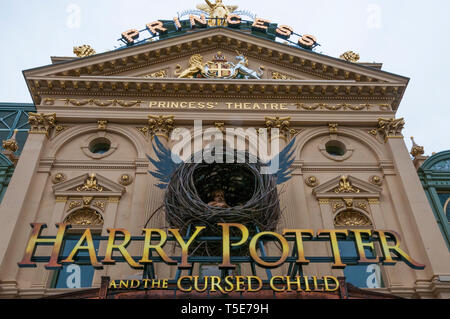 Historique Le Théâtre Princess' dans Spring Street, Melbourne Australie, de mettre en valeur la première de "Harry Potter et l'enfant maudit' Banque D'Images