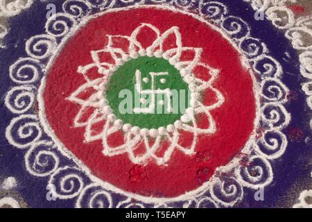 Rangoli pour célébrer Gudi Padva Festival, Thane Maharashtra, Inde, Asie Banque D'Images