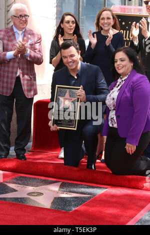 23 avril 2019 - Los Angeles, CA, USA - LOS ANGELES - APR 23 : Vin Di Bona, Mila Kunis, Seth MacFarlane, Ted Danson, Ann Druyan, Rana Ghadban au Seth MacFarlane cérémonie étoile sur le Hollywood Walk of Fame Le 23 avril 2019 à Los Angeles, CA (crédit Image : © Kay Blake/Zuma sur le fil) Banque D'Images