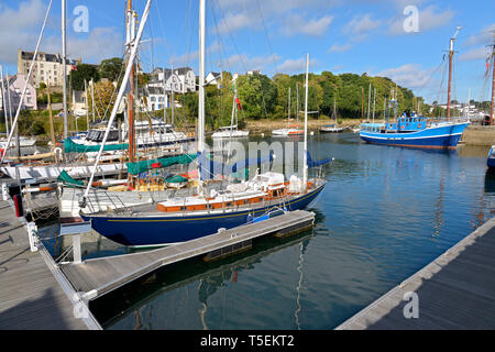 Port Rhu de Douarnenez, une commune française, située dans le département de nord-ouest de la France. Banque D'Images