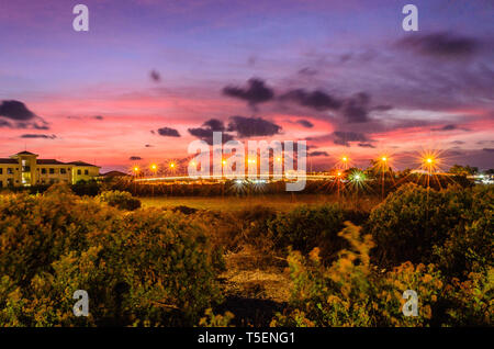 Ut Den bridge après le coucher du soleil, Bac Lieu, le Viet Nam, Wednesday‎ ‎April‎ ‎‎, 24, 2019 ‎6:45 PM Banque D'Images