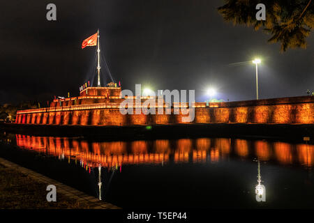 Hue Citadel Tower at Night Banque D'Images