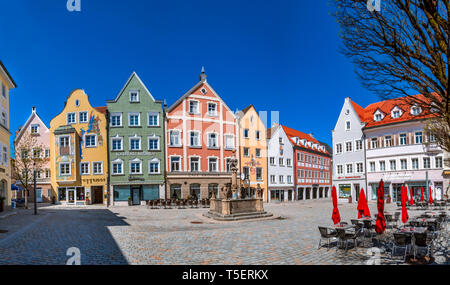 La Marienplatz, dans la vieille ville de Weilheim, Pfaffenwinkel, Upper Bavaria, Bavaria, Germany, Europe Banque D'Images