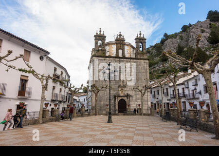 Grazalema Espagne, église notre dame Aurora à Plaza de España, l'Andalousie, espagne. Banque D'Images