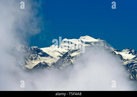 Le voile nuageux, massif du Grand Combin Alpes Pennines, Bourg-Saint-Pierre, Valais, Suisse Banque D'Images