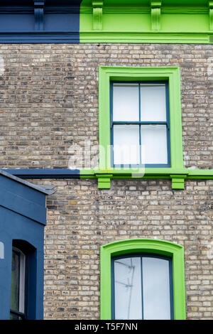 Chambre coloré résumé windows. Lancaster Road, Notting Hill, Londres, Angleterre Banque D'Images