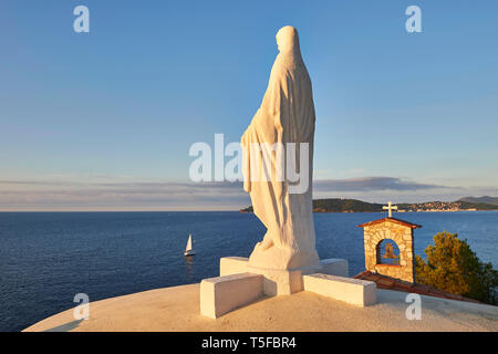 Toulon (sud-est de la France) : chapelle de Notre-Dame-du-Cap-Falcon situé à l'extrémité de la "brun" pointe, un important lieu de mémoire pour Banque D'Images