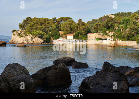 Toulon, La Garde (sud-est de la France) : Magaud cove et Restaurant Bernard *** *** légende locale Banque D'Images