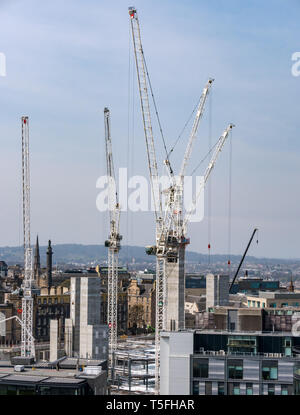 Cranes at construction site de St James Centre, vu de Calton Hill, Édimbourg, Écosse, Royaume-Uni Banque D'Images