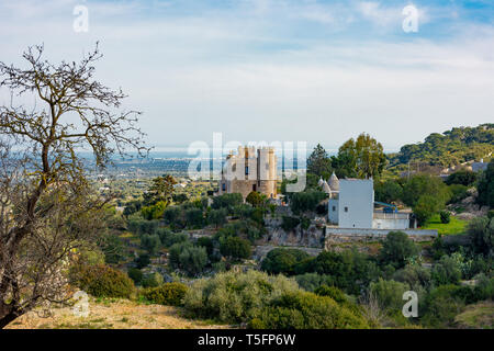 L'Italie, Ostuni, vue sur la côte et la campagne du point de vue Banque D'Images