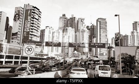 Images de la ville de Panama, Panama prises pendant la conduite du Corredor Sur Banque D'Images