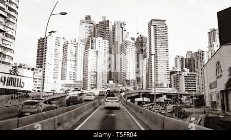 Images de la ville de Panama, Panama prises pendant la conduite du Corredor Sur Banque D'Images