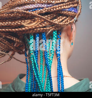 Tresses africaines, beaucoup de tresses fines un mois plus tard cheveux tressés Banque D'Images