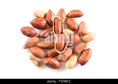 Composition des cacahuètes isolé sur fond blanc Banque D'Images