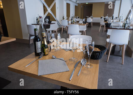 LA MONGIE, FRANCE - Le 19 mars : un restaurant au Pic du Midi, observatoire de l'Occitanie, La Mongie, France le 19 mars 2018 à La Mongie, France. Banque D'Images